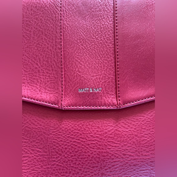Matt & Nat cross body pink bag - Picture 3 of 4